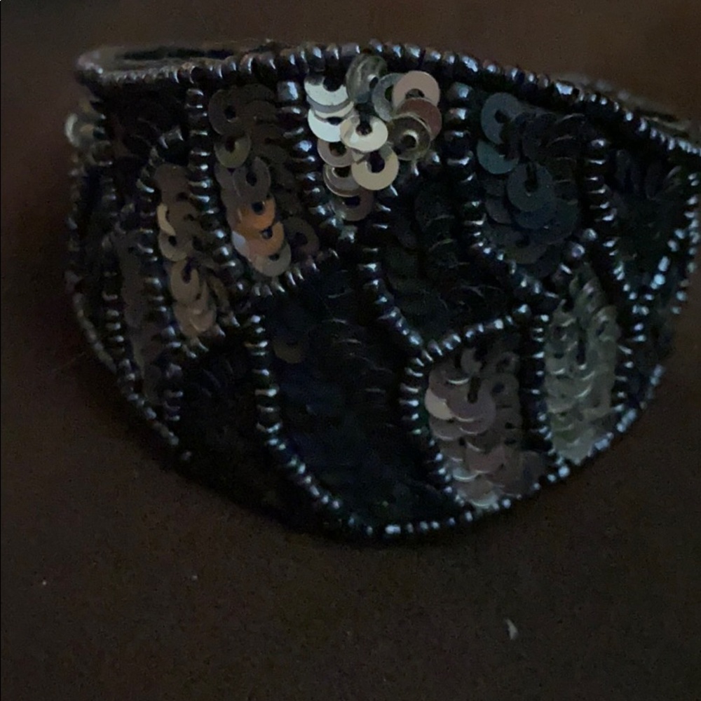 Sequin cuff - Picture 2 of 3
